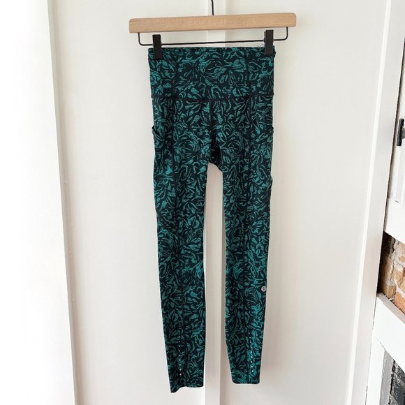 LULULEMON green fast and free 7/8 tight - Picture 8 of 12